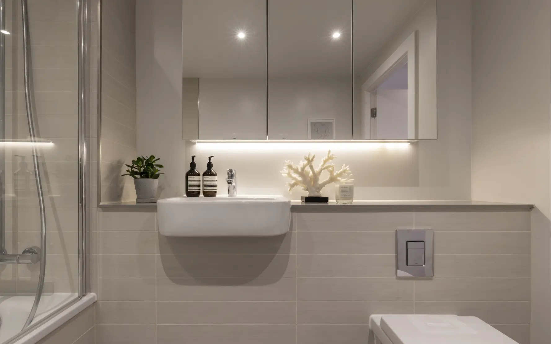 luxurious bathroom in 2 bed apartment