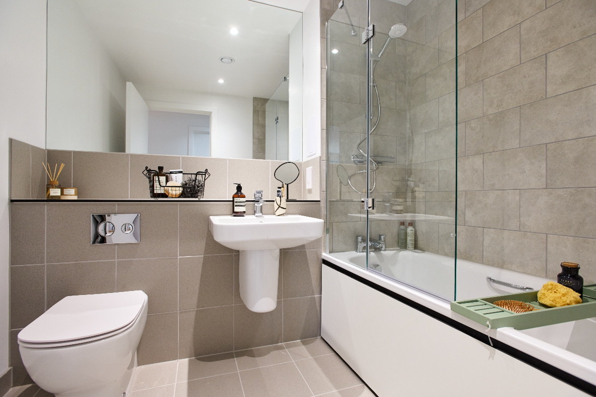 The Holloway 2 Bed shared bathroom