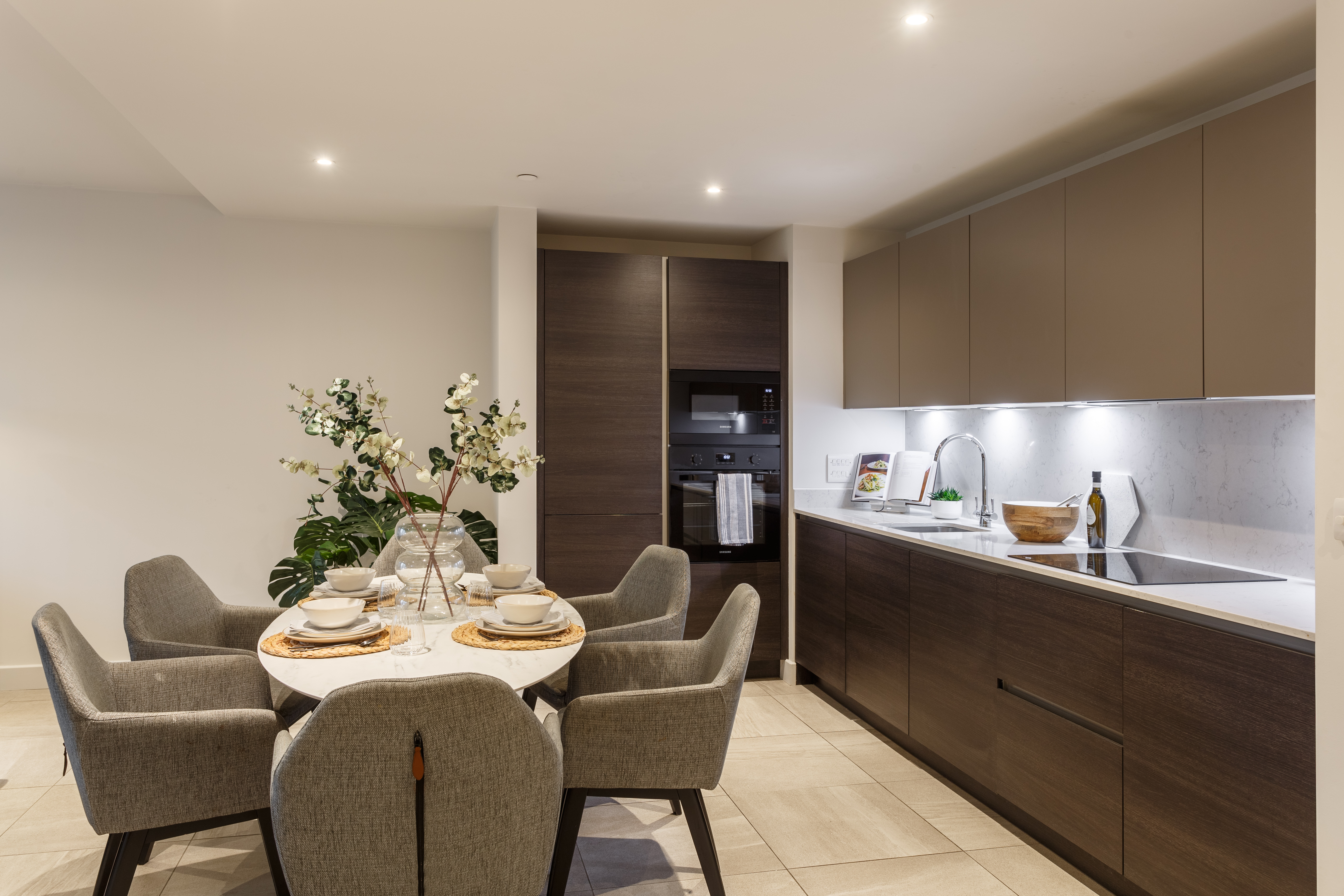 En-suite, double bed, bed side tables and lamps